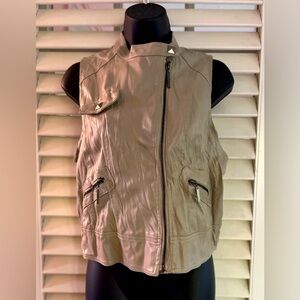 Outer Edge zippered moto vest Sz M